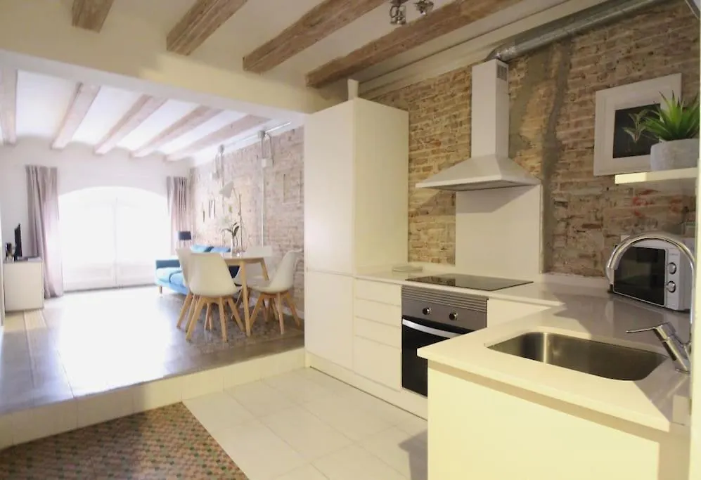 Revamped Historic 3 Rooms Apartment In Barcelona Center İspanya