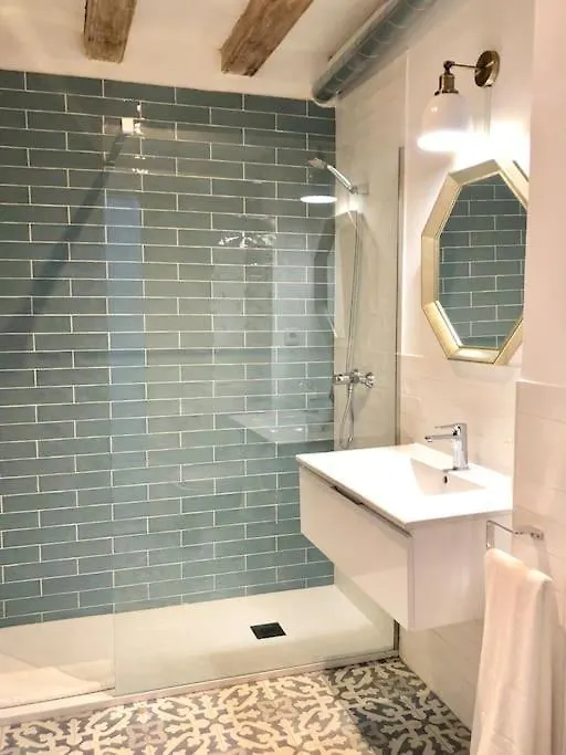 Revamped Historic 3 Rooms Apartment In Barcelona Center İspanya